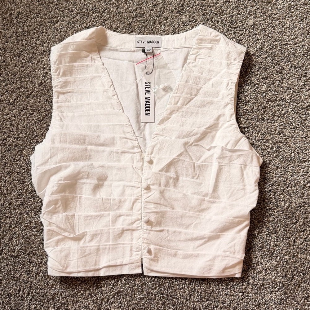 NWT - Steve Madden Textured White Fitted Button Vest